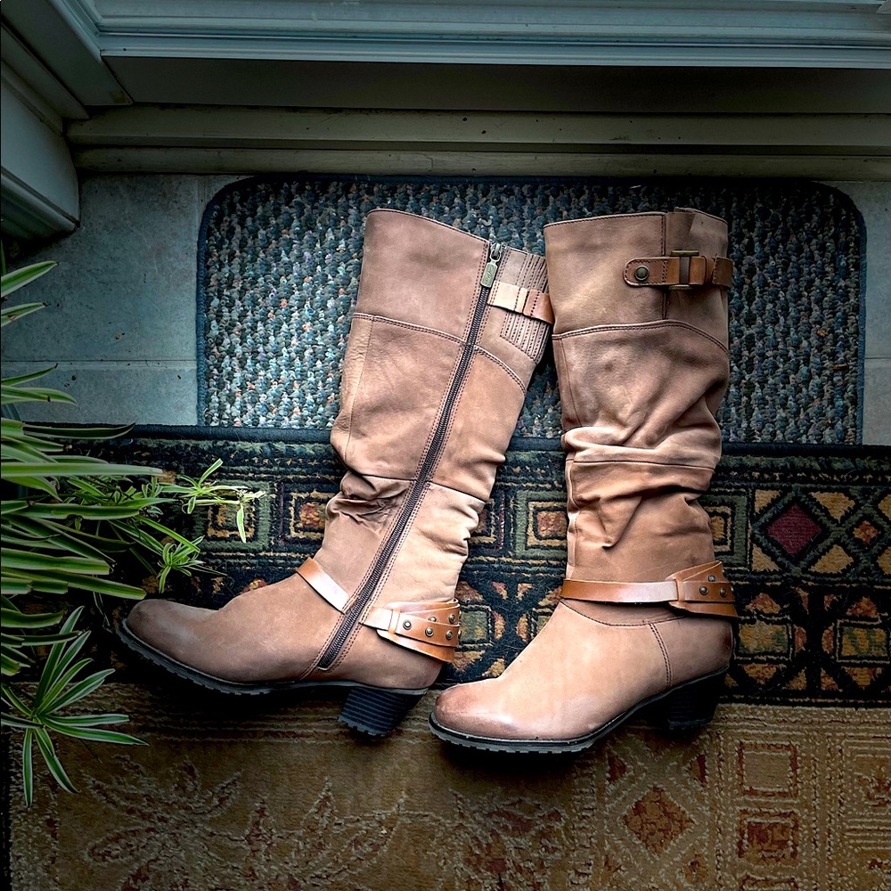 🍒3/$45🍒! Naturalizer Nubuck Leather Tan boots